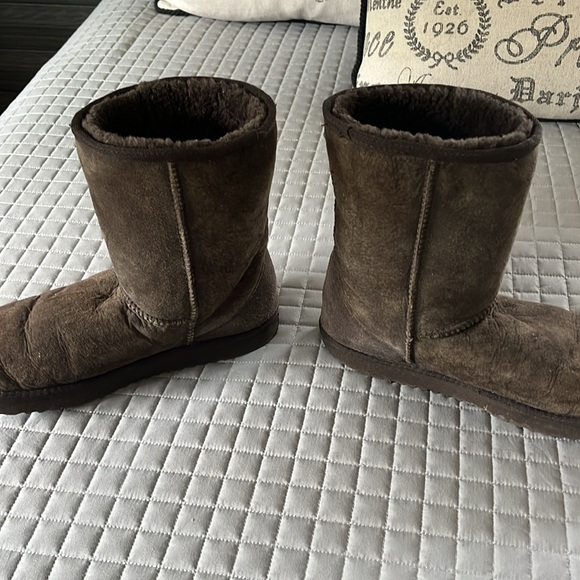 BearPaw grey faux suede Boots size 10 - Picture 6 of 6